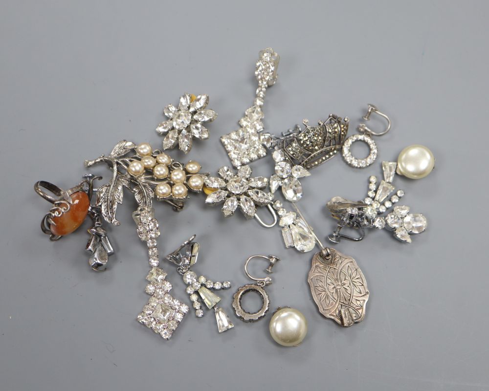 A group of costume jewellery, including silver and marcasite ear clips